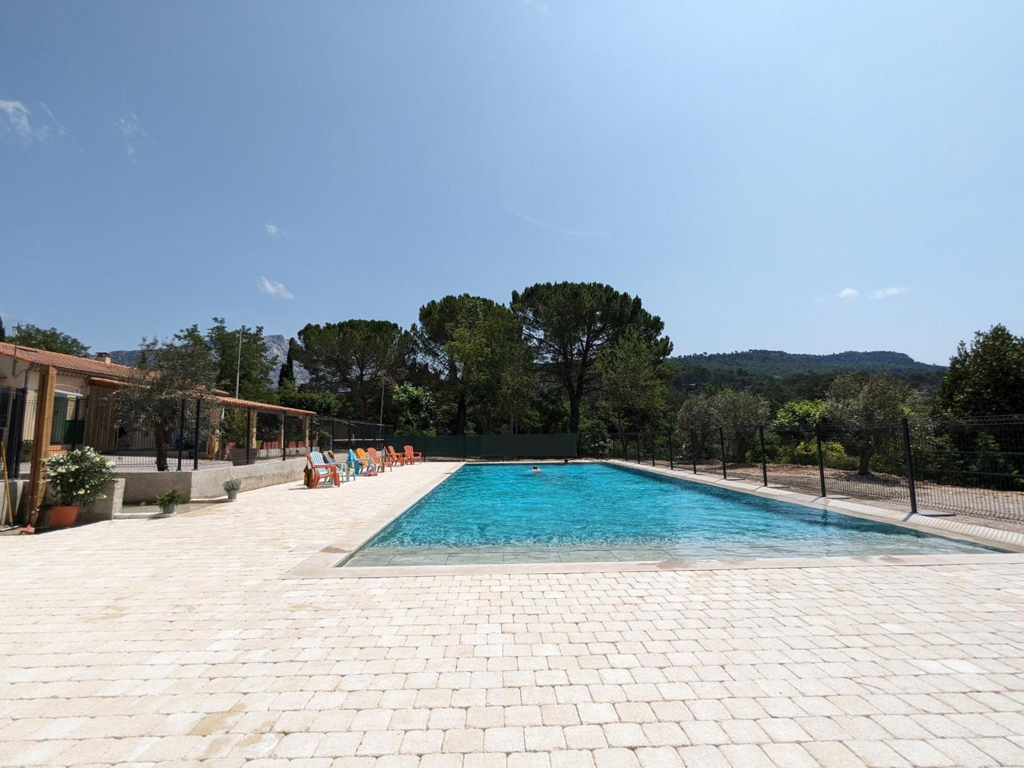 Camping Sainte Victoire Beaurecueil Esterno foto